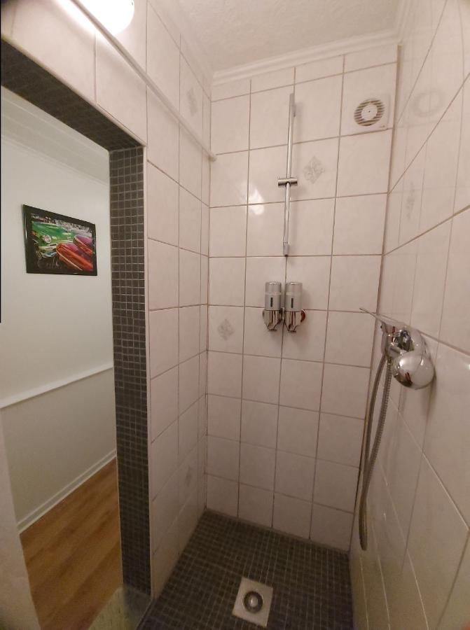 Overnight Apartment Кельн Екстер'єр фото